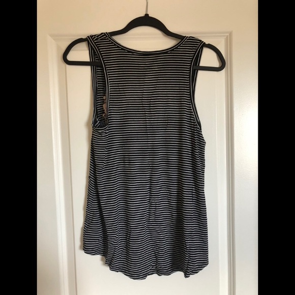 AE loose fitting tank top - Picture 2 of 6